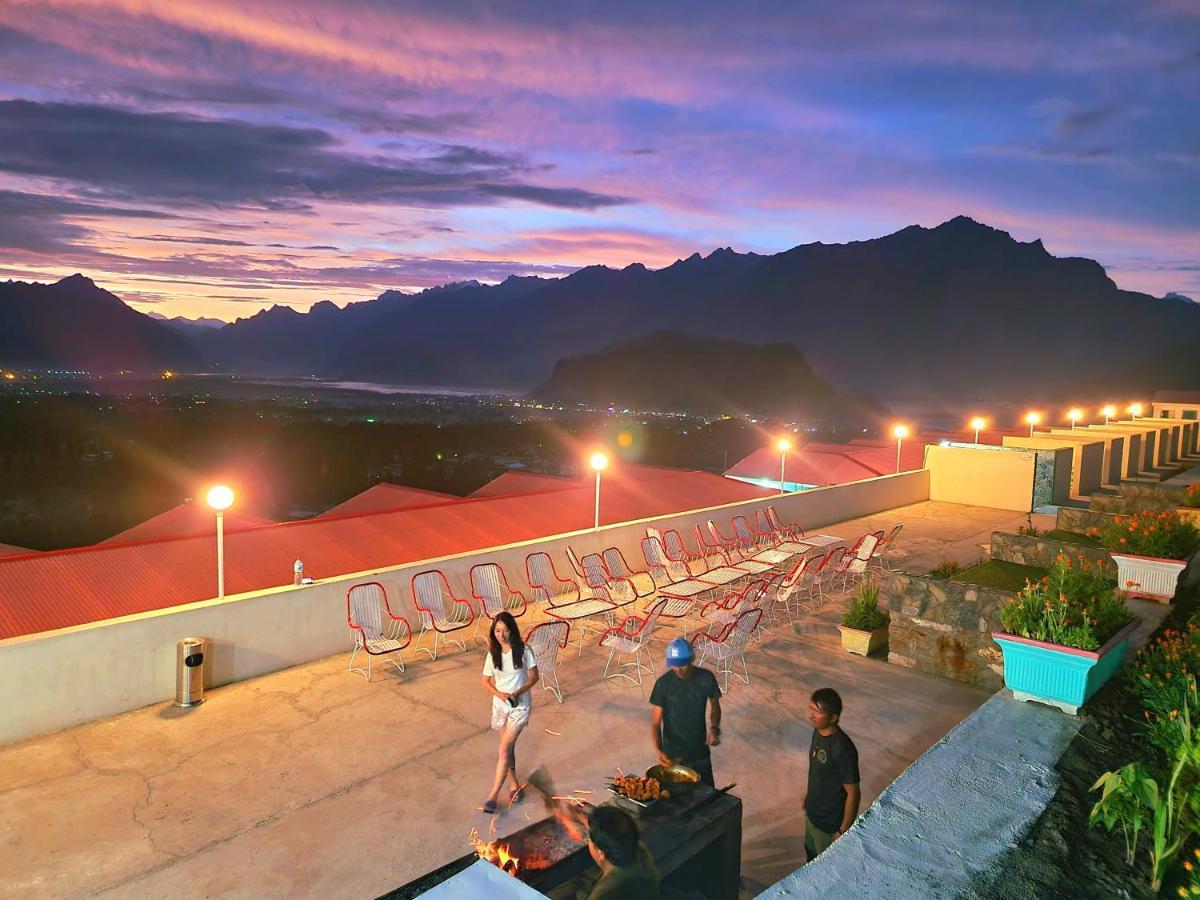 Hotel Mountain Lodge Skardu Exterior photo