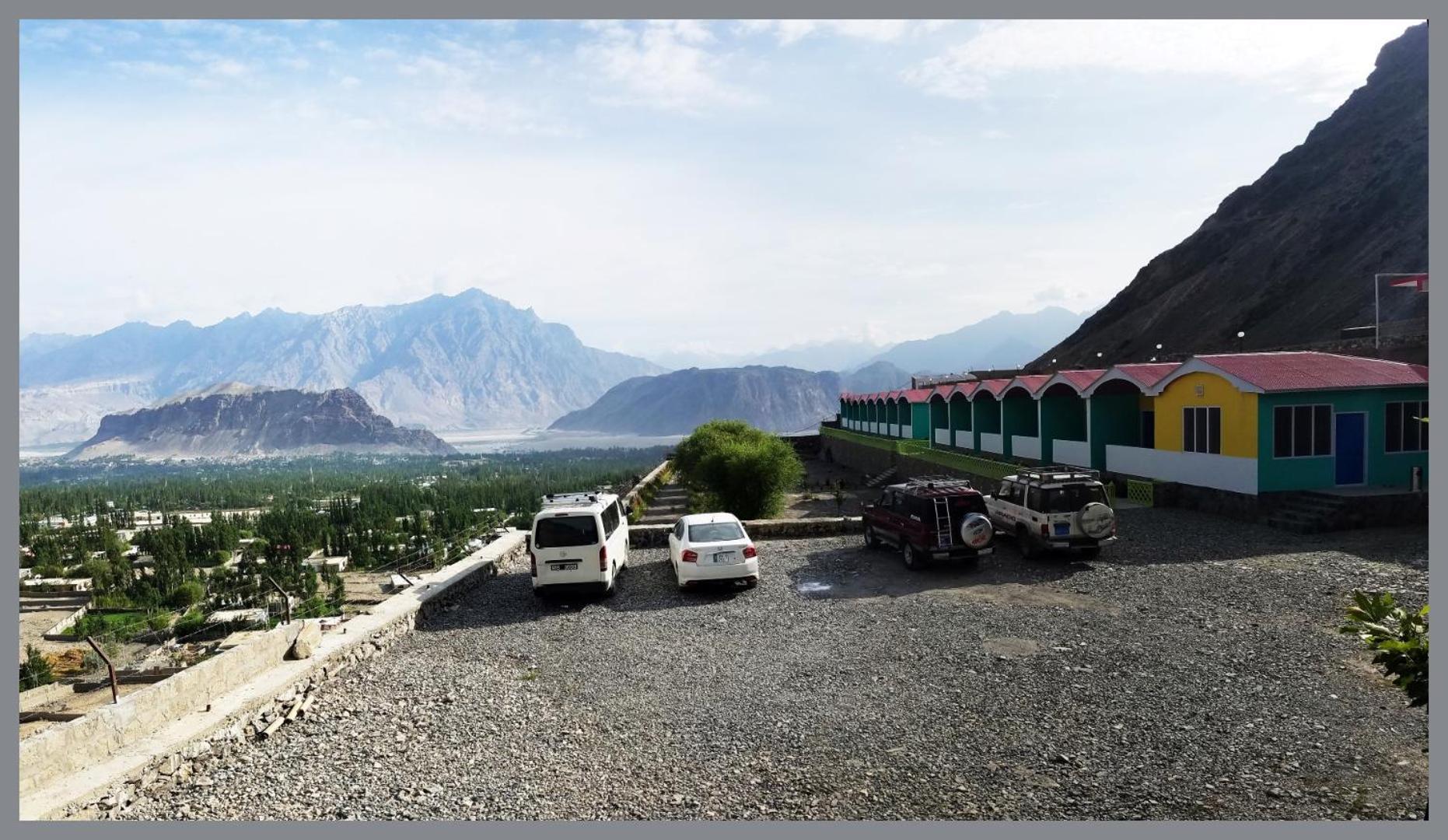 Hotel Mountain Lodge Skardu Exterior photo